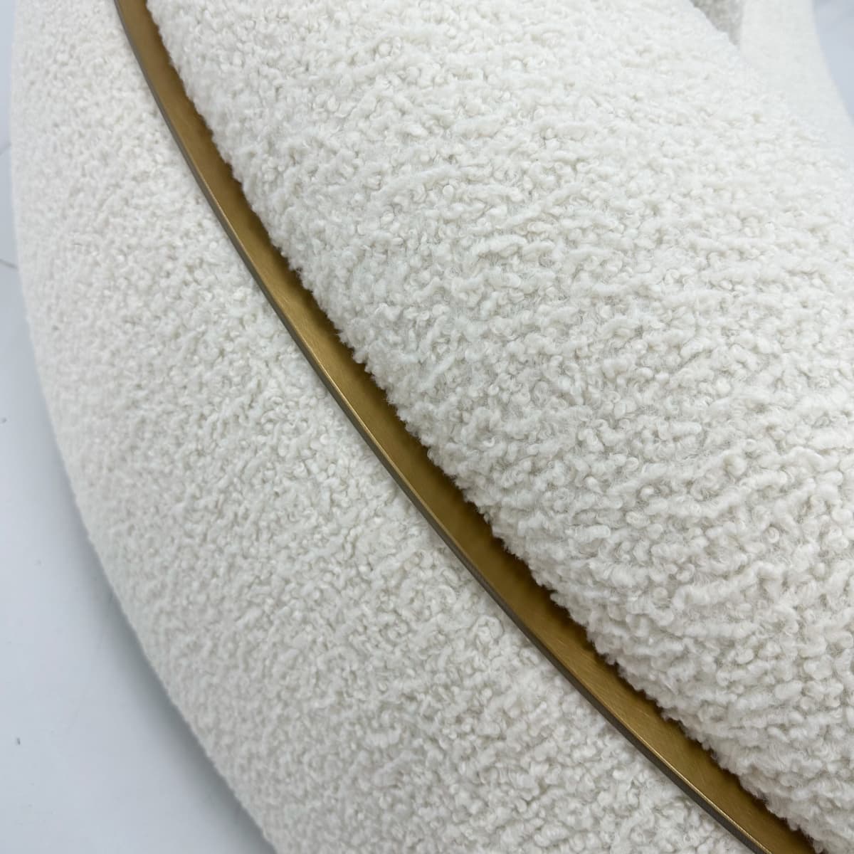 White Pea-shaped Sofa With Integrated Side Tables